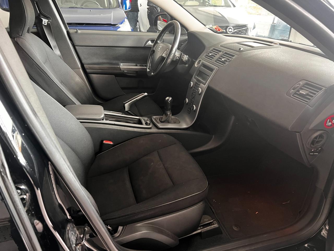 Volvo V50 D2 R-design