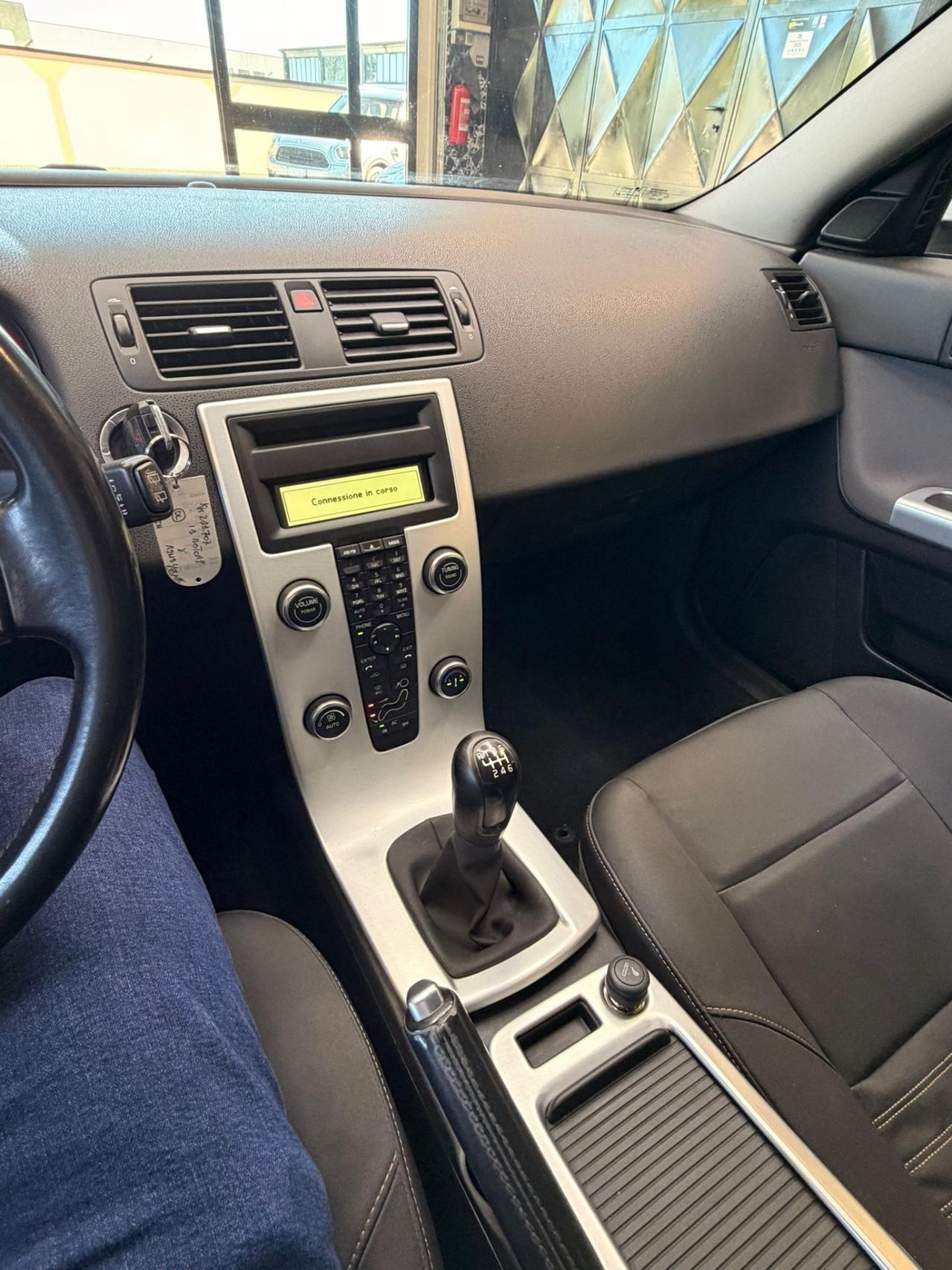 Volvo V50 D2 R-design