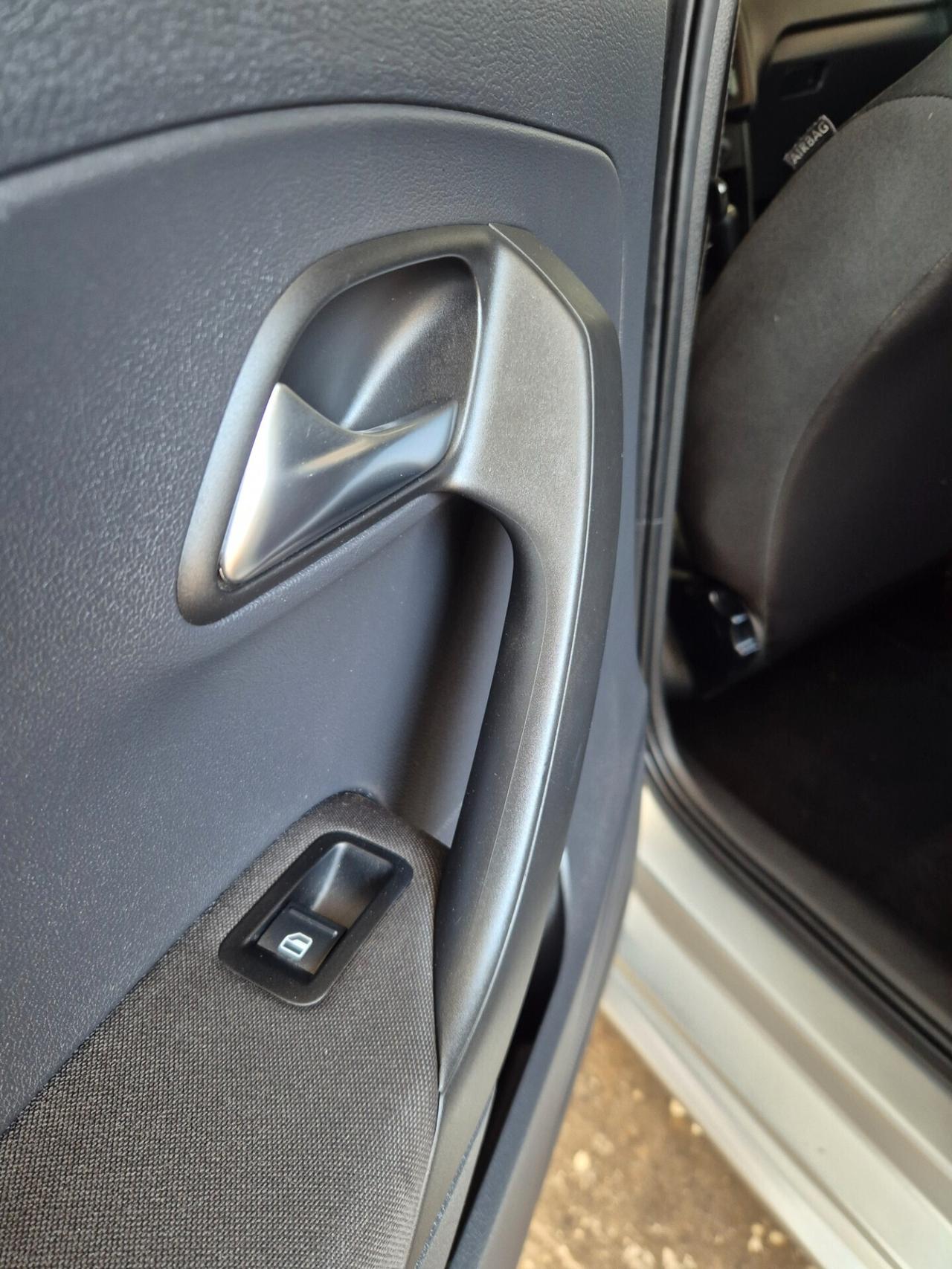 VOLKSWAGEN POLO BENZINA 5P NEO PATENTATI