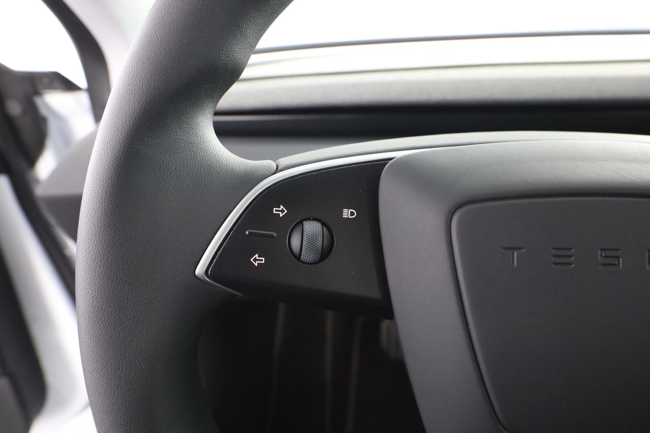 TESLA Model 3 NV35 RWD Premium