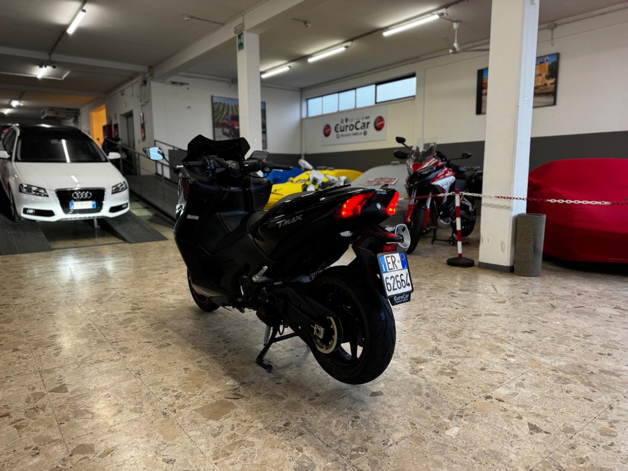 Yamaha T Max 530 DX 08/2019 Solo 1840KM