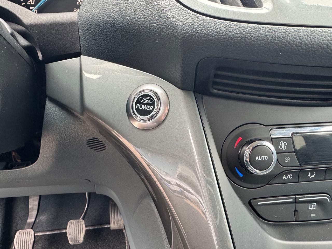 Ford C-Max 1.6 TDCi 115CV Titanium GANCIO TRAINO NEOPATENTATI