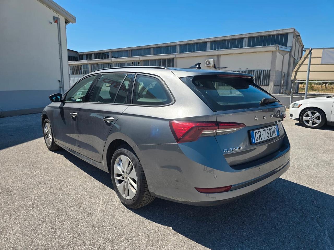 Skoda Octavia 2.0 TDI EVO SCR DSG Wagon Ambition