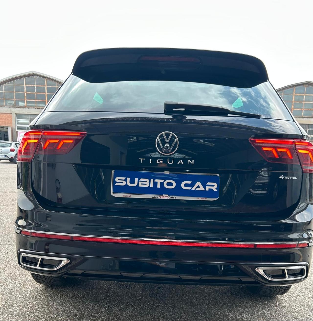 Volkswagen Tiguan 2.0 TDI DSG 4MOTION R-LINE TETTO PANORAMICO ED APRIBILE