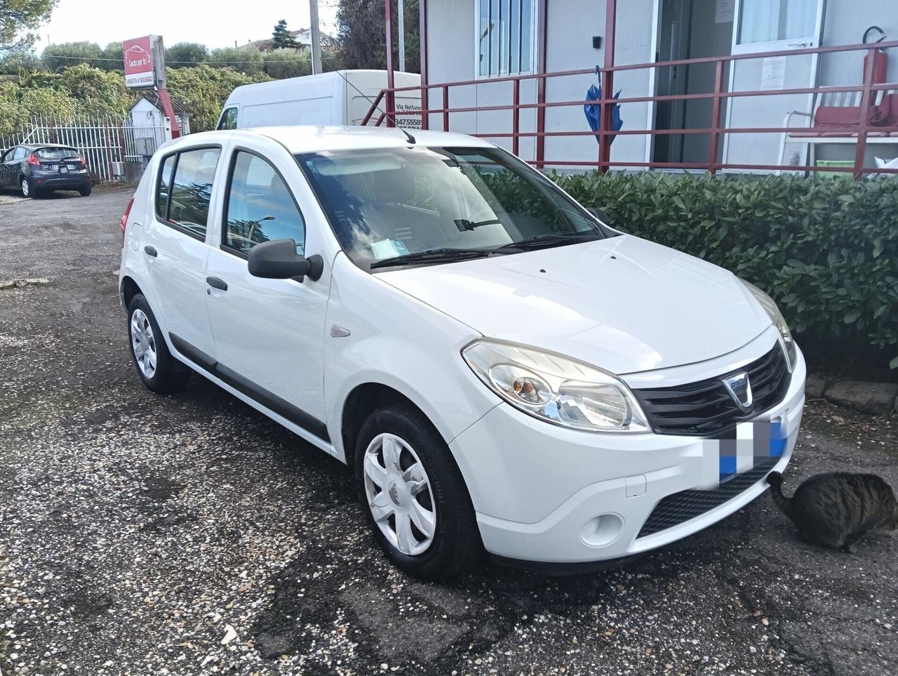 Dacia Sandero 1.2 16V Embleme