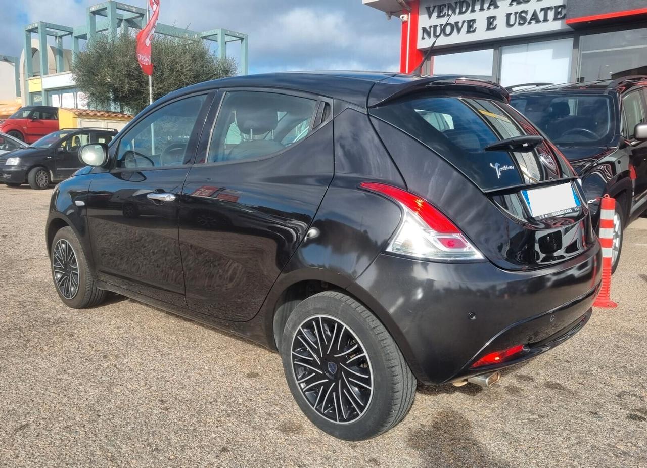 Lancia Ypsilon 1.2 69 CV 5 porte Gold