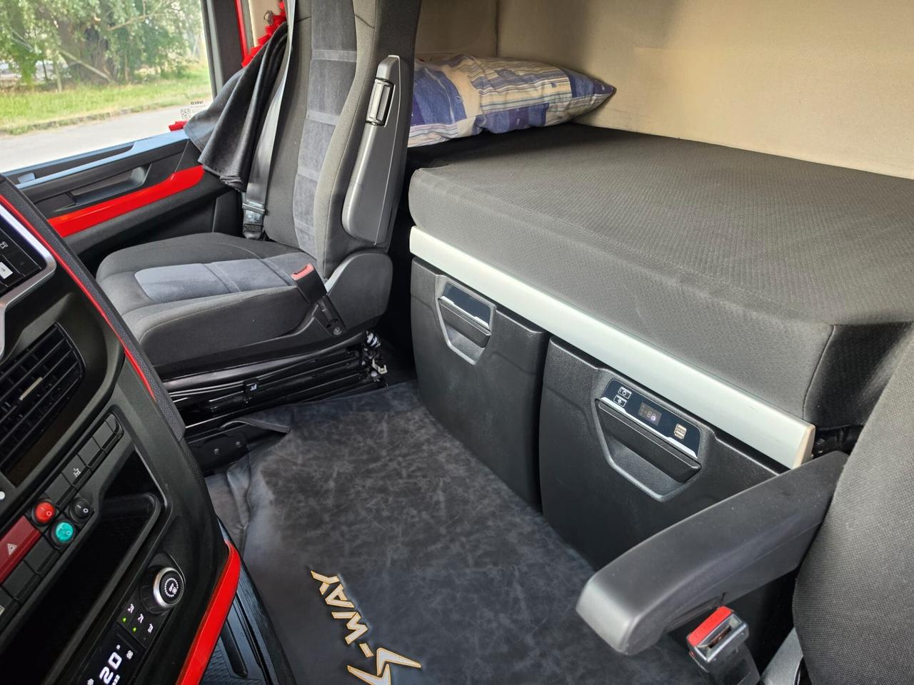 IVECO STRALIS S-WEY 510 LIMITED EDITION