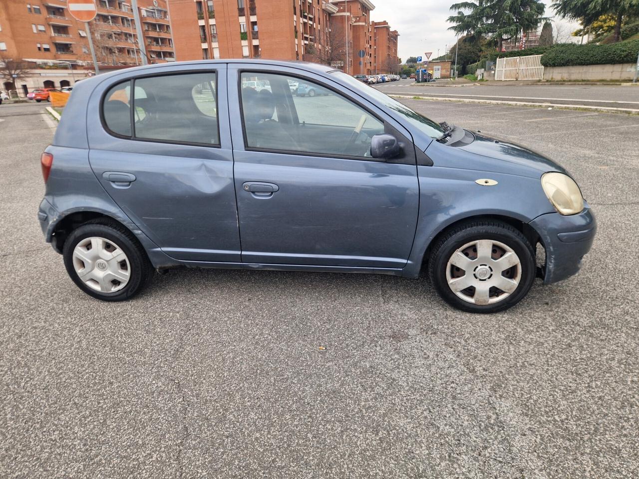 Toyota Yaris 1.0i 5 porte *Intramontabile*