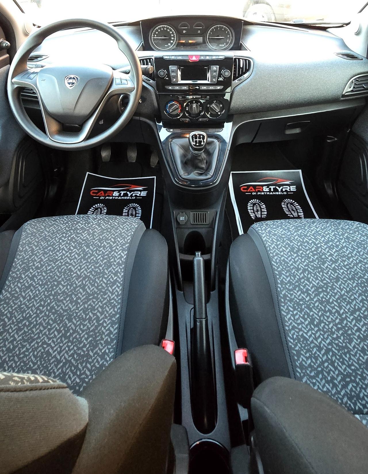 Lancia Ypsilon 1.2 69 CV 5 porte S&S Platinum