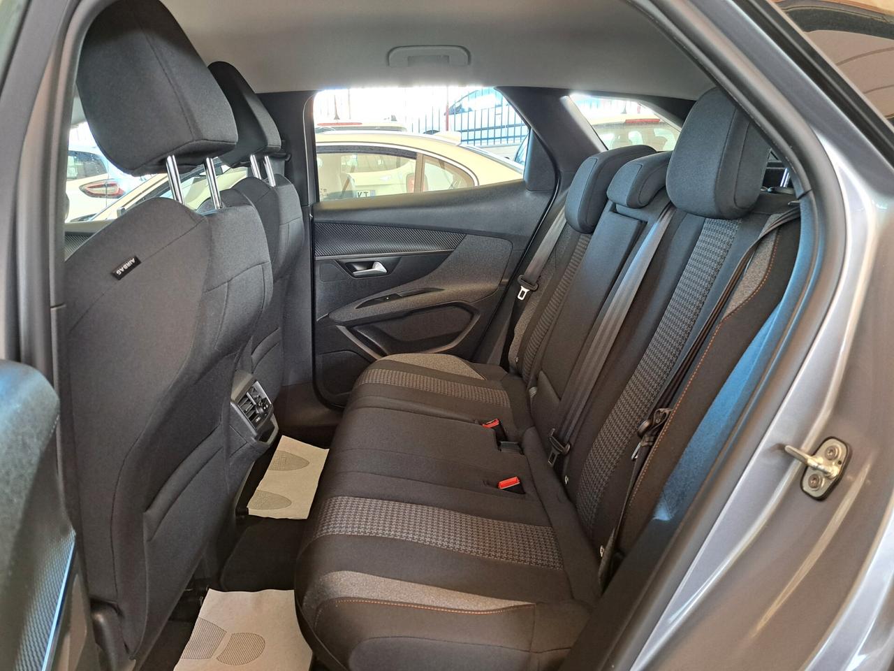 Peugeot 3008 1.5 BlueHDi 130CV S&S Active Business