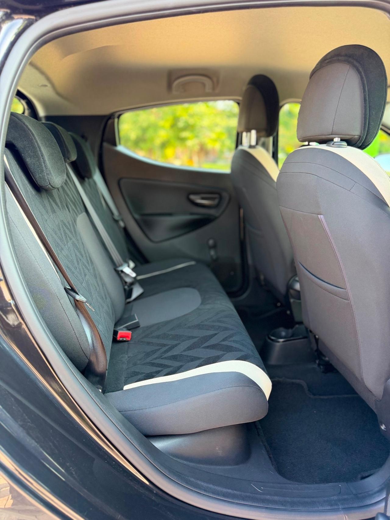 Lancia Ypsilon 1.2 69 CV 5 porte Platinum