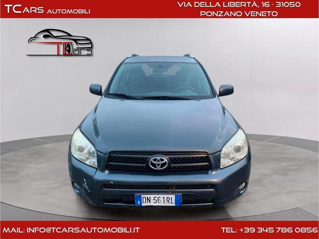 TOYOTA RAV4 2.2 DIESEL - 4x4 - GARANZIA TCARS
