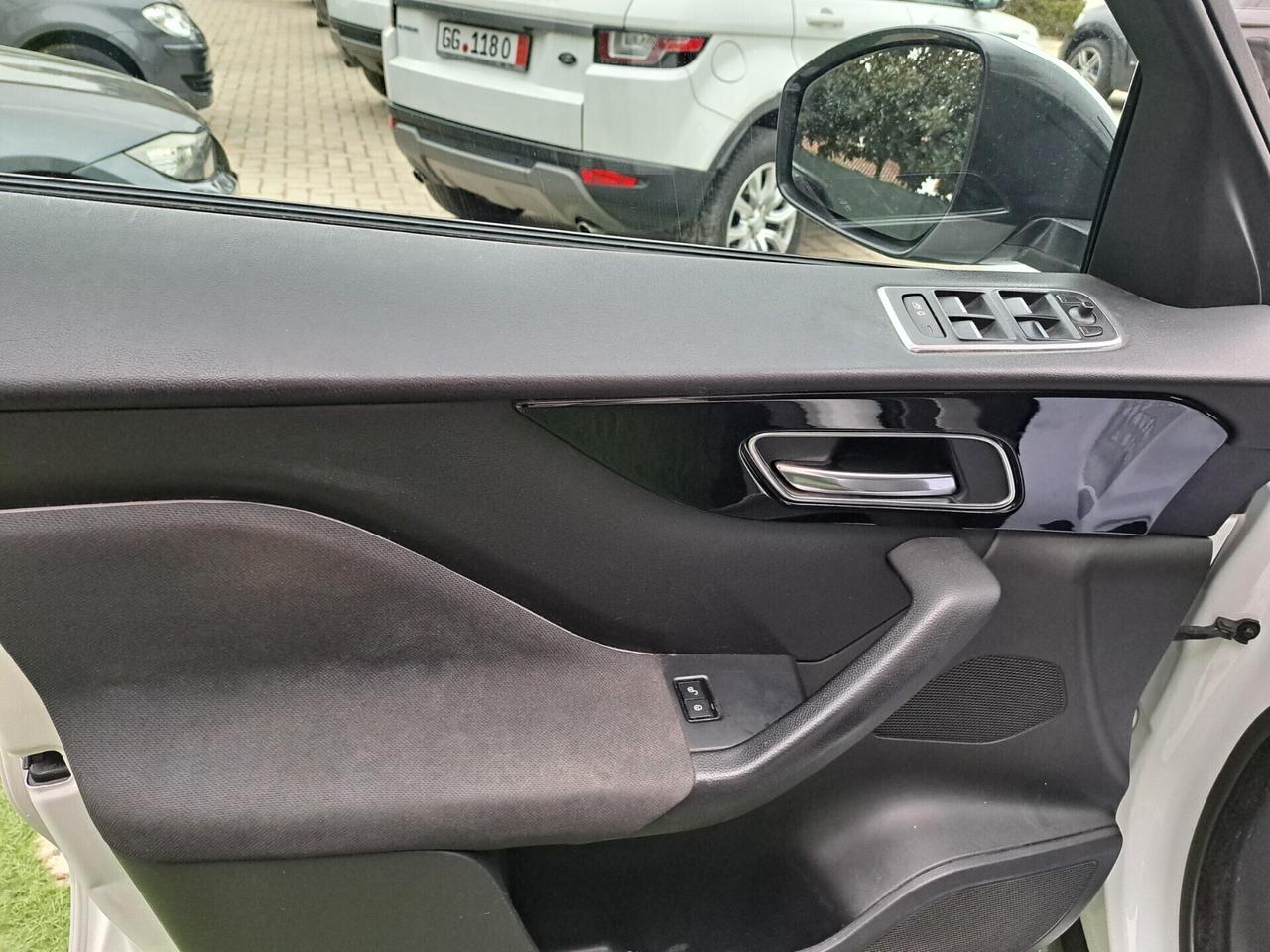 Jaguar F-Pace 2.0 D 163 CV Portfolio