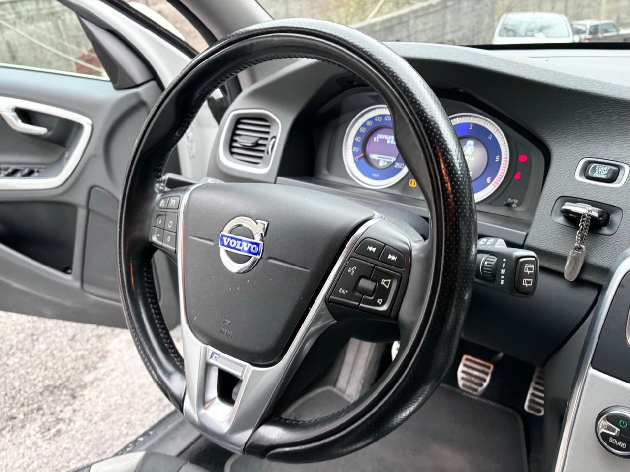 Volvo V60 D3 R-design Kinetic