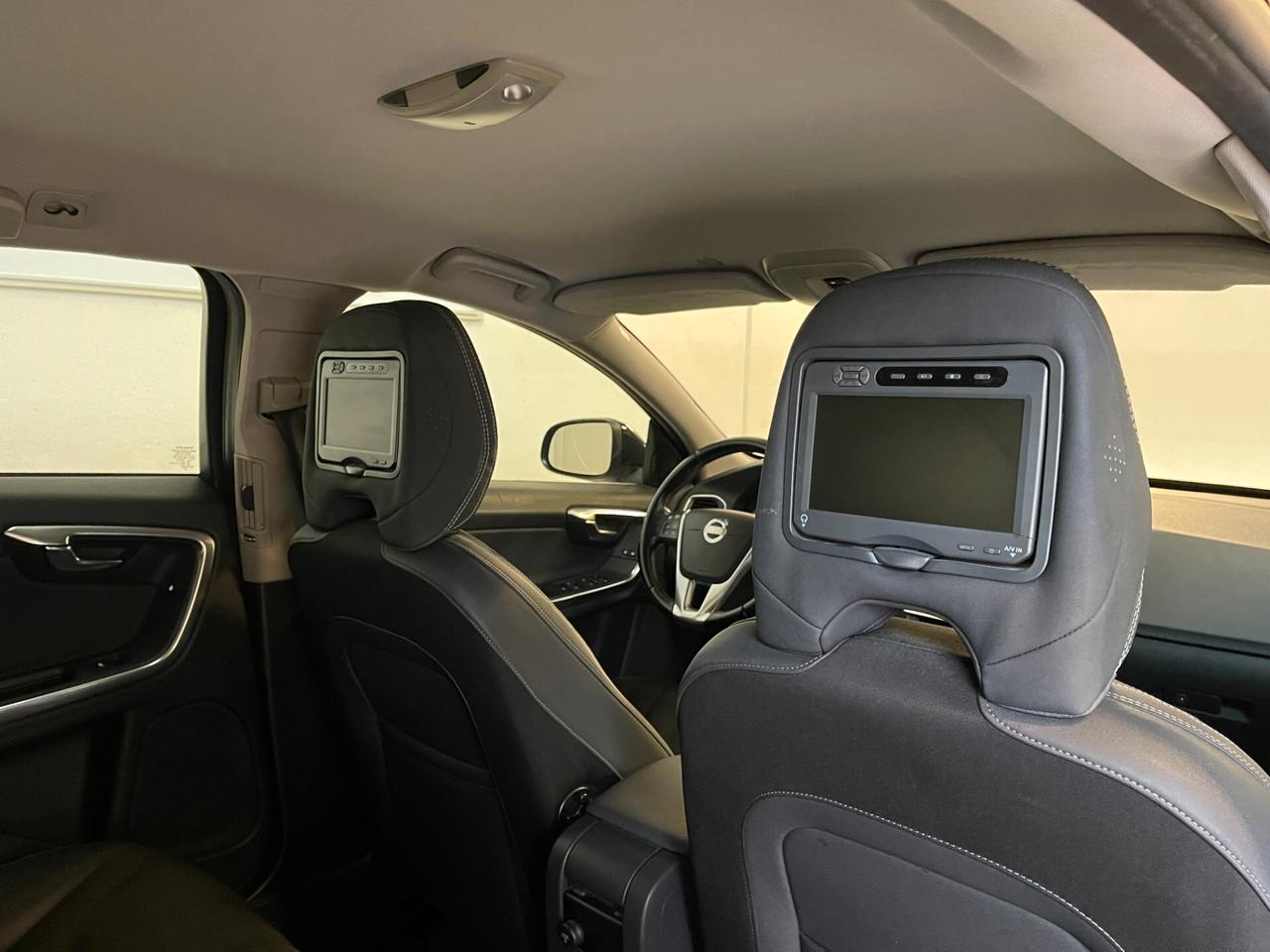 Volvo V60 Momentum 1.6 d2-Ok Neopatentati-LEGGI SOTTO