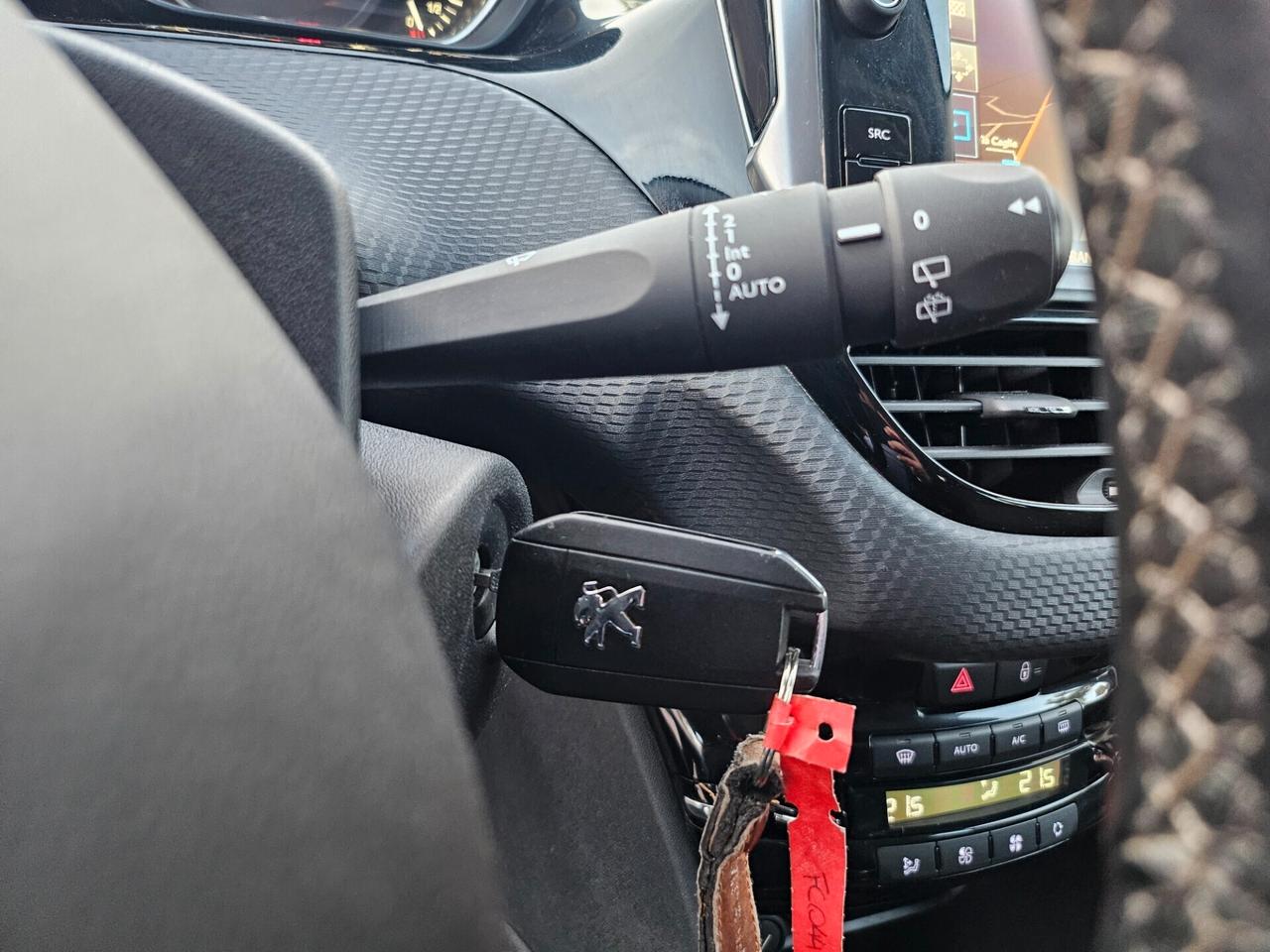 Peugeot 208 1.6 BlueHDi 100 CV Allure