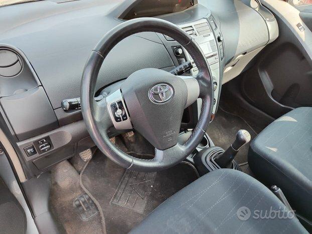Toyota Yaris TOYOTA YARIS