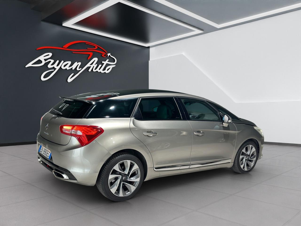 Ds DS5 2.0 HDi 163CV aut. So Chic T.PANOR. AUTO