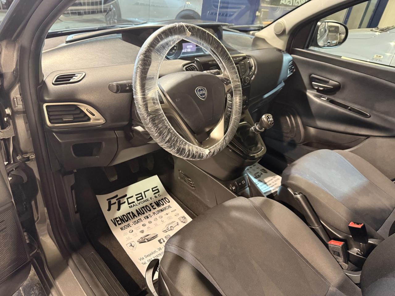 Lancia Ypsilon 1.0 FireFly 5 porte S&S Hybrid Ecochic Gold