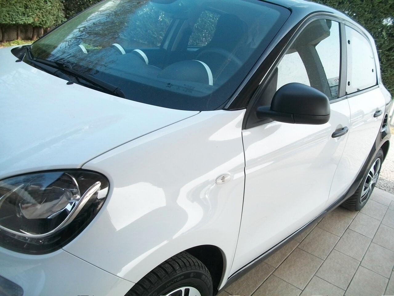 Smart ForFour 70 1.0 Passion cc999 euro 06 benzina 05 porte si neopatentati garanzia un anno km 102898 taliandati bi colore28