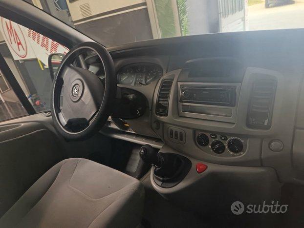 Opel Vivaro 27 2.5 CDTI/135CV PC-TN Combi
