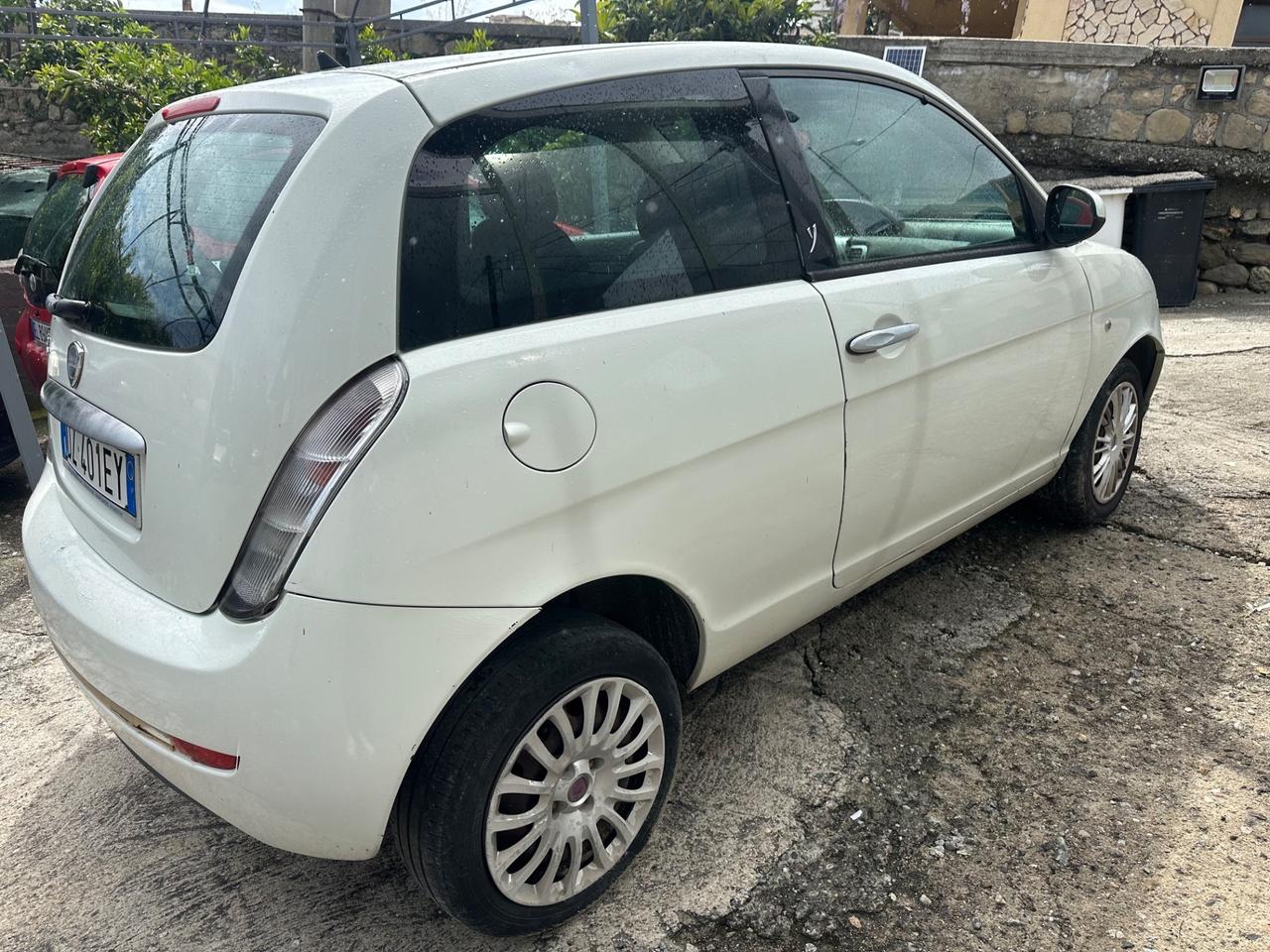 Lancia Ypsilon 1.3 MJT 75 CV Platino