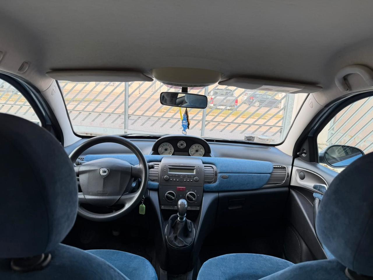 Lancia Ypsilon 1.2 16V Platino