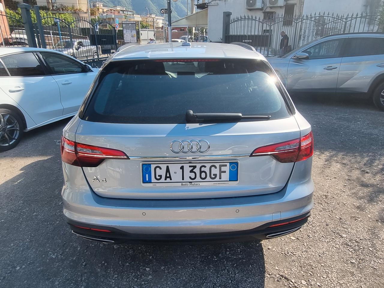 Audi A4 Avant 30 TDI/136 CV S tronic Business