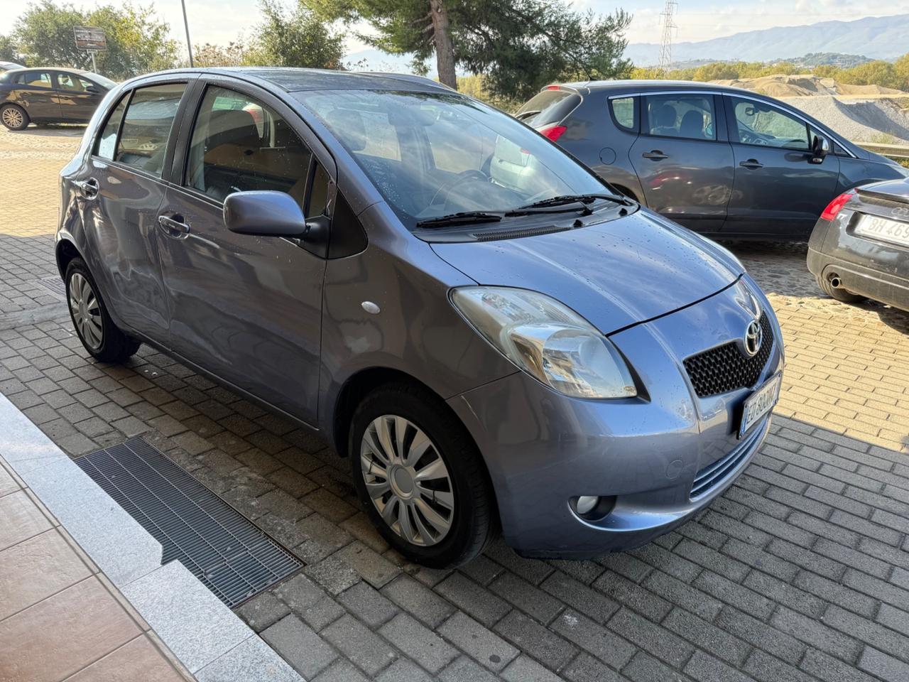Toyota Yaris 1.0 5 porte