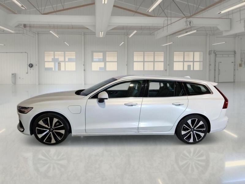 VOLVO V60 T6 plug-in AWD autom. ESSENTIAL WAGON