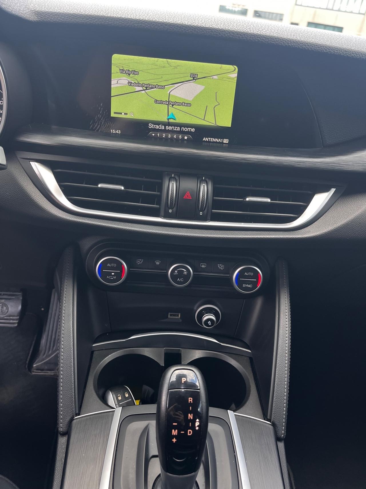 Alfa Romeo Stelvio 2.2 Turbodiesel 180 CV AT8 RWD