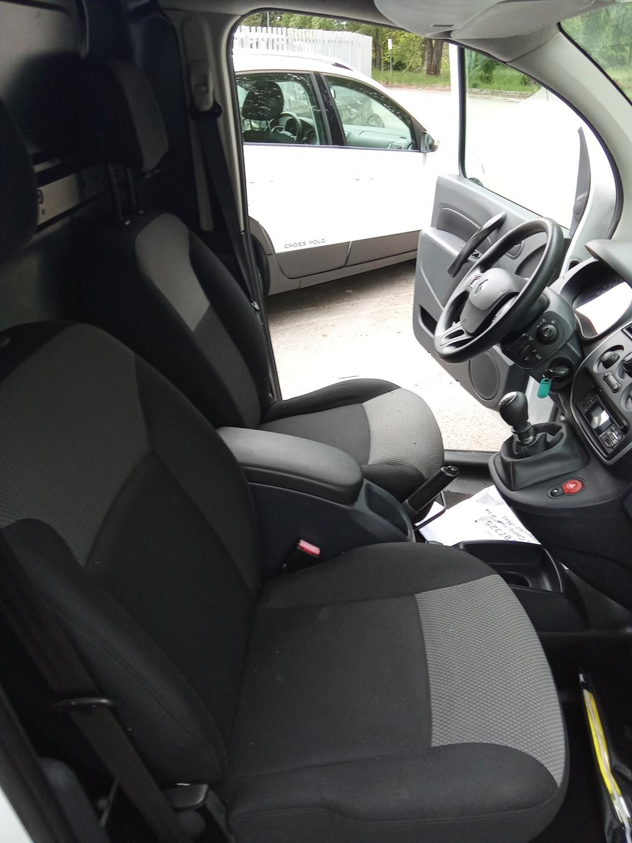 Renault Kangoo Blue dCi 95CV Maxi 020