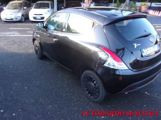 LANCIA Ypsilon 1.0 FireFly 5 porte S&S Hybrid Ecochic Silver