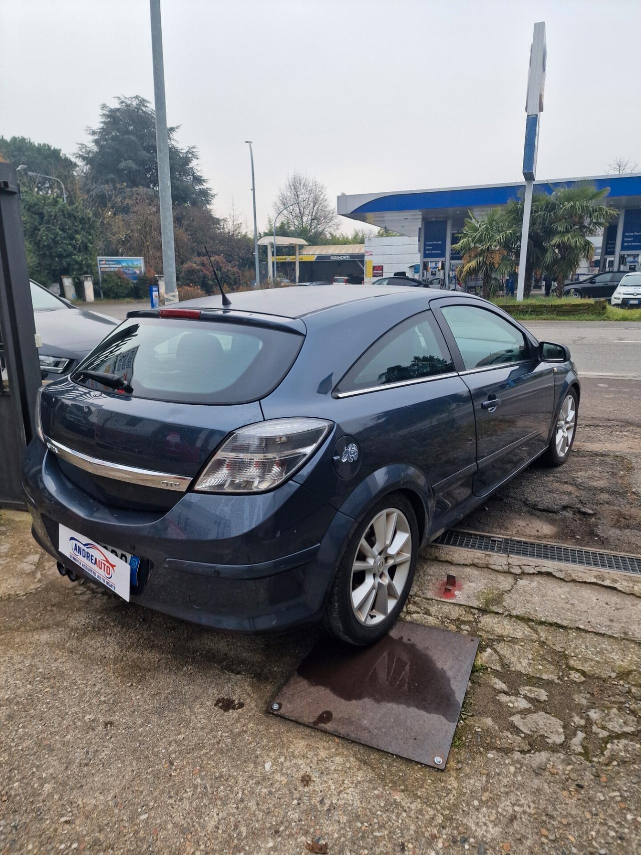 Opel Astra GTC 1.9 CDTI 120CV 3 porte Cosmo