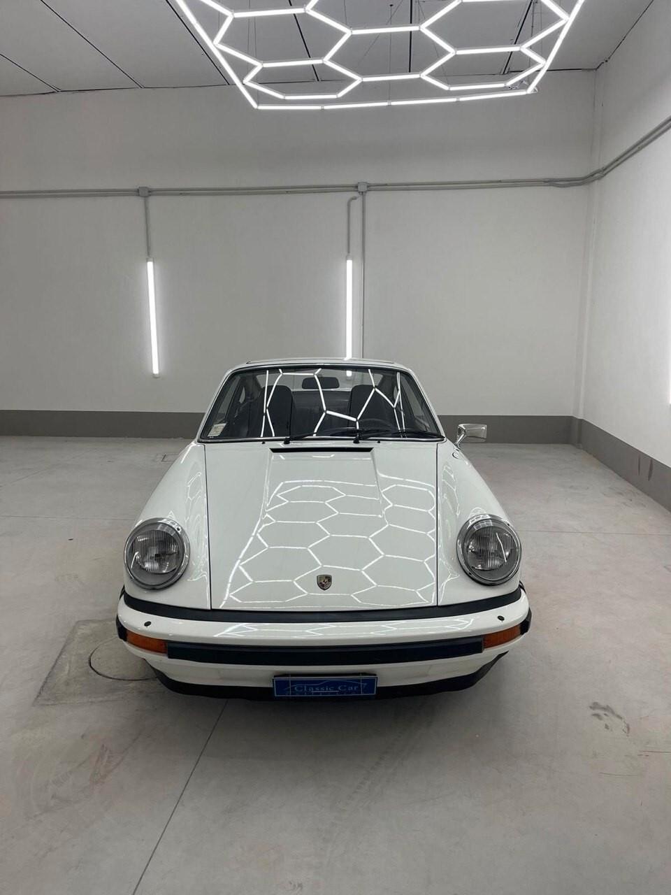 Porsche 911 2.7 MFI G Model