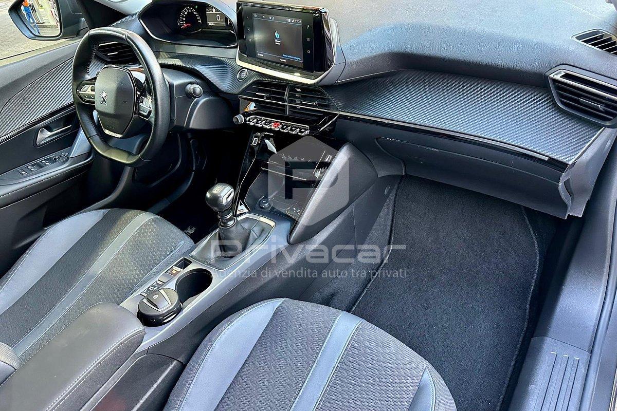 PEUGEOT 2008 PureTech 100 S&S Allure Navi Pack