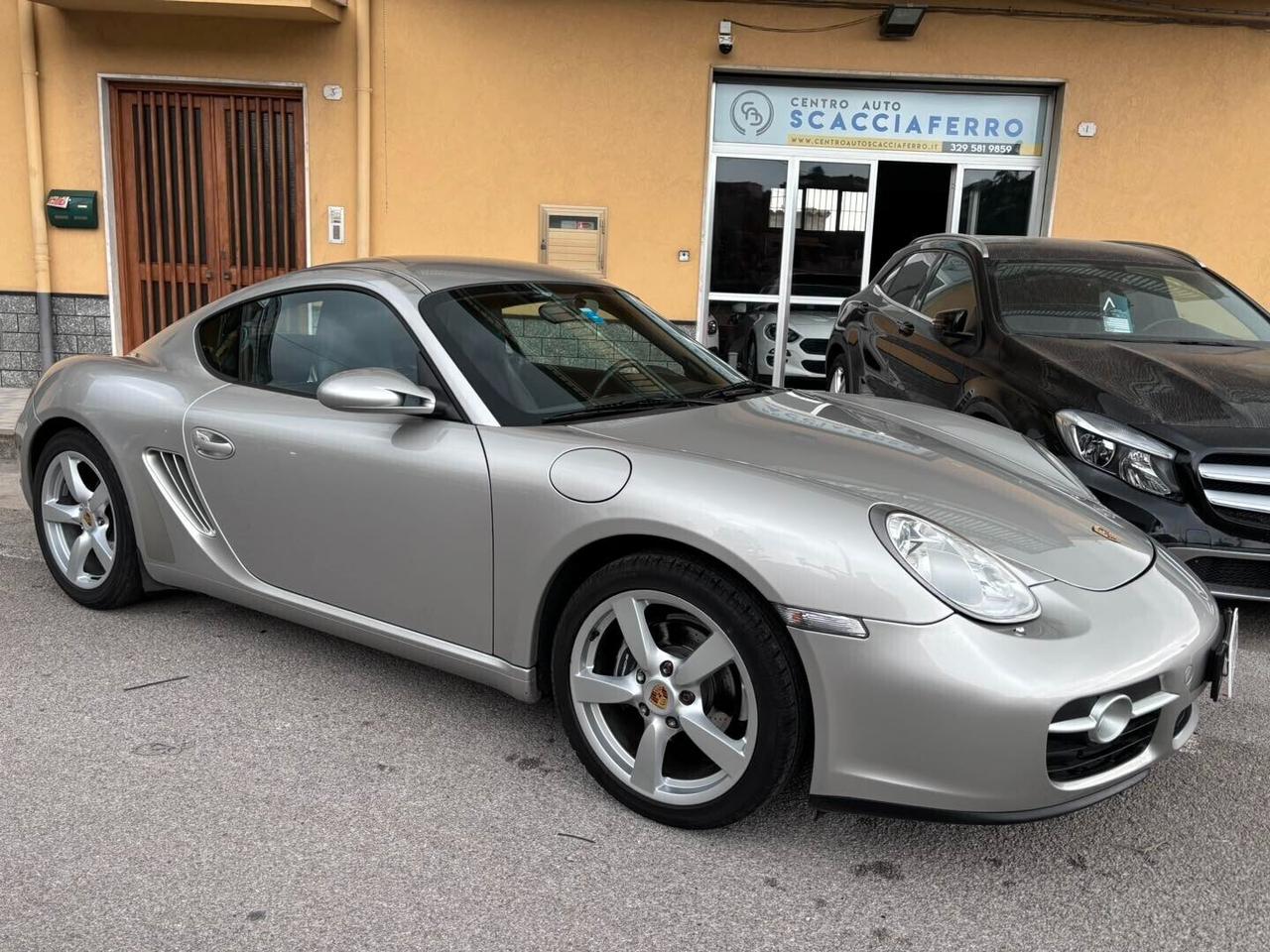 Porsche Cayman 2.7