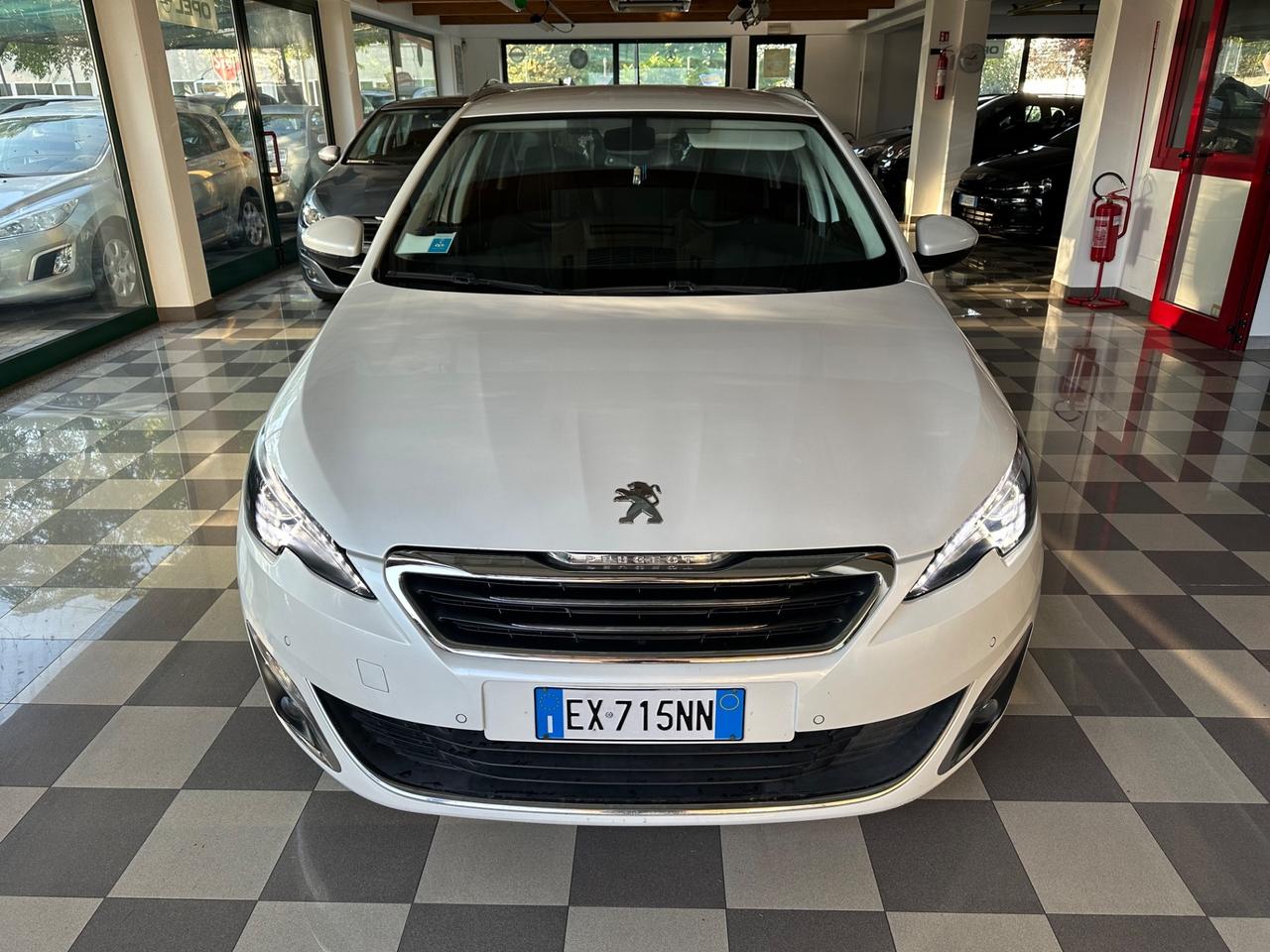 Peugeot 308 PureTech Turbo 130 S&S SW Allure
