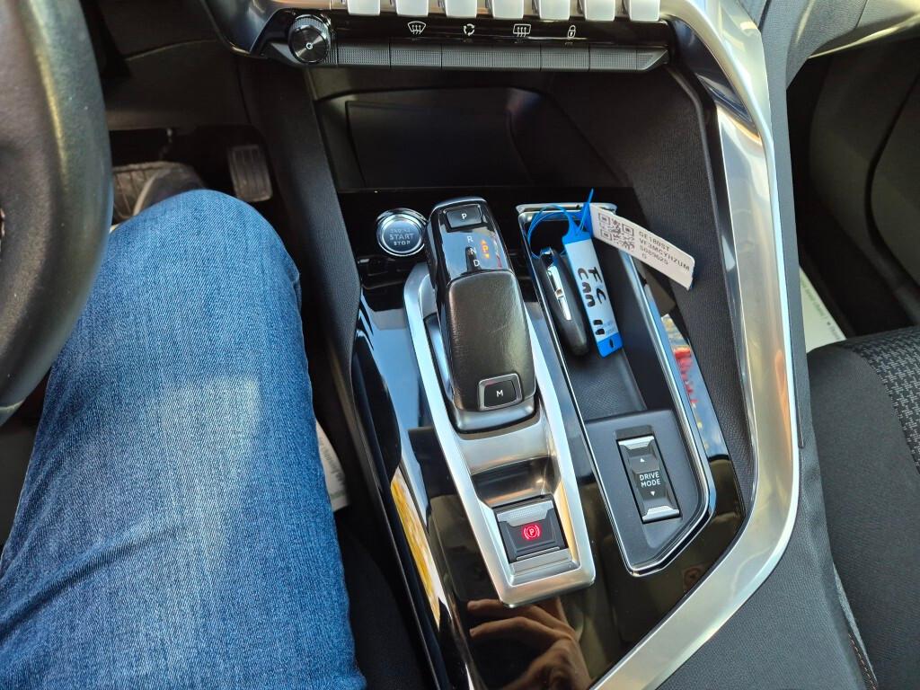 Peugeot 3008 BlueHDi 130CV EAT8 Active Business