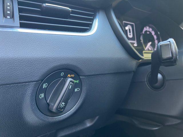 SKODA Octavia SW 1.6 TDI 115CV DSG NAVIGATORE SENSORI PARCHEGGIO