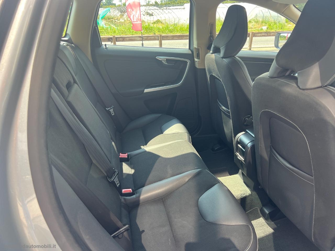 VOLVO XC60 2.4 D 163CV AWD Geartronic Momentum MOLTO BEN TENUTA