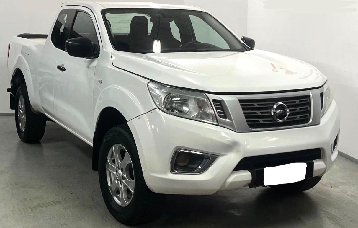 Nissan Navara 2.3 dCi 4WD King Cab Acenta IVA ESPOSTA