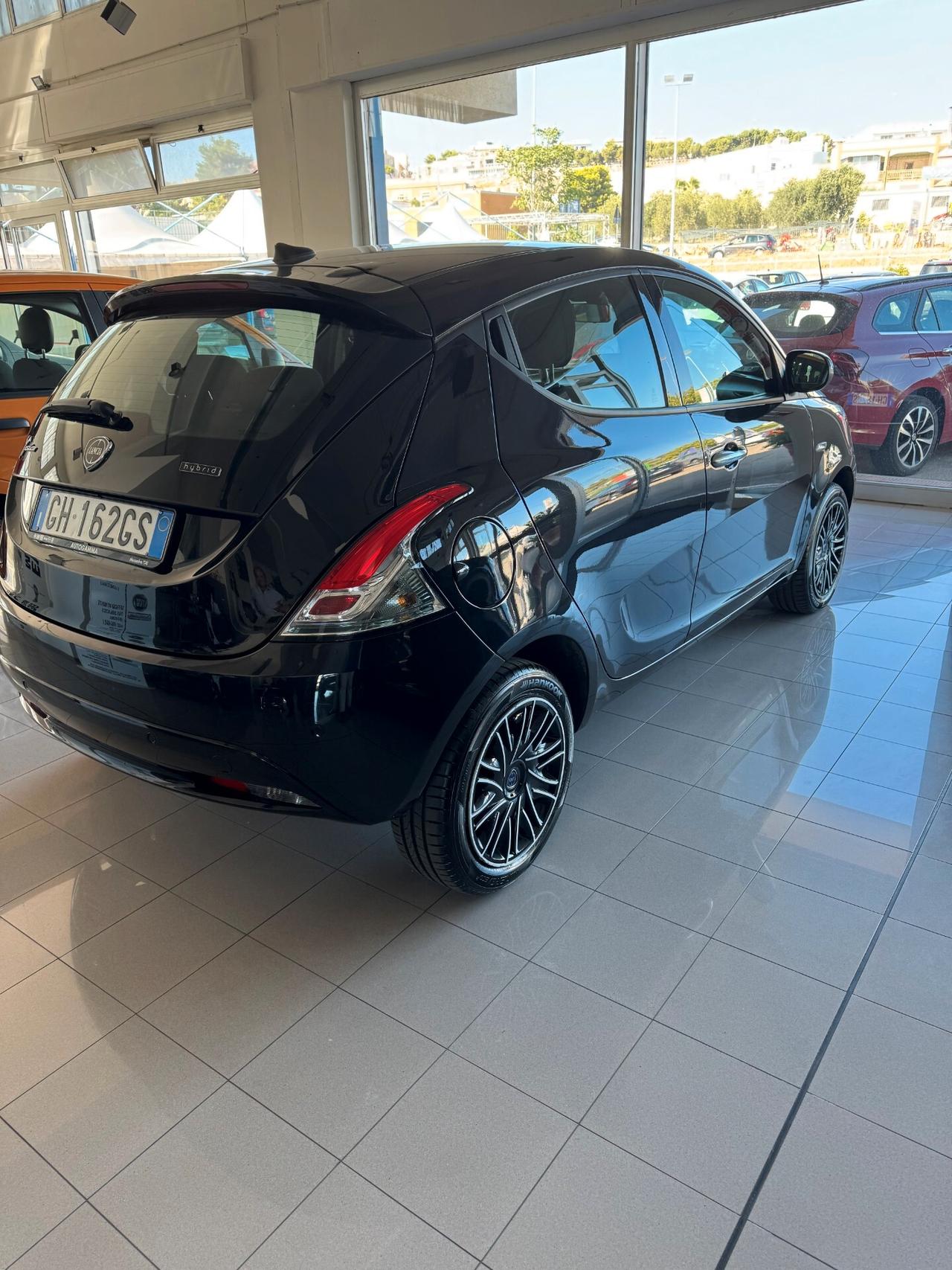 Lancia Ypsilon 1.0 FireFly 5 porte S&S Hybrid Ecochic Gold