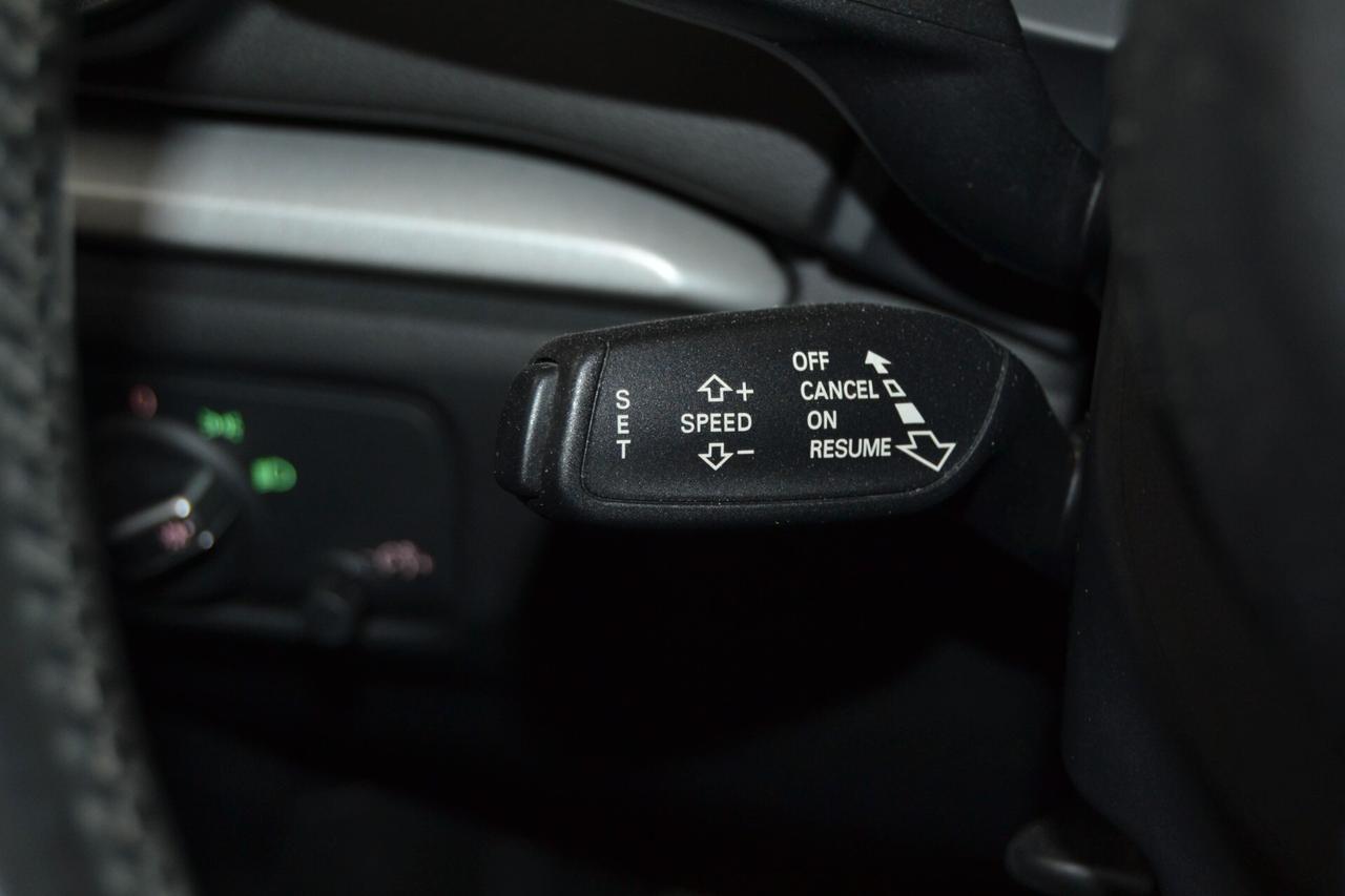 Audi A3 SPB 1.6 TDI S Tronic Sport Navi/Xenon/C.Auto