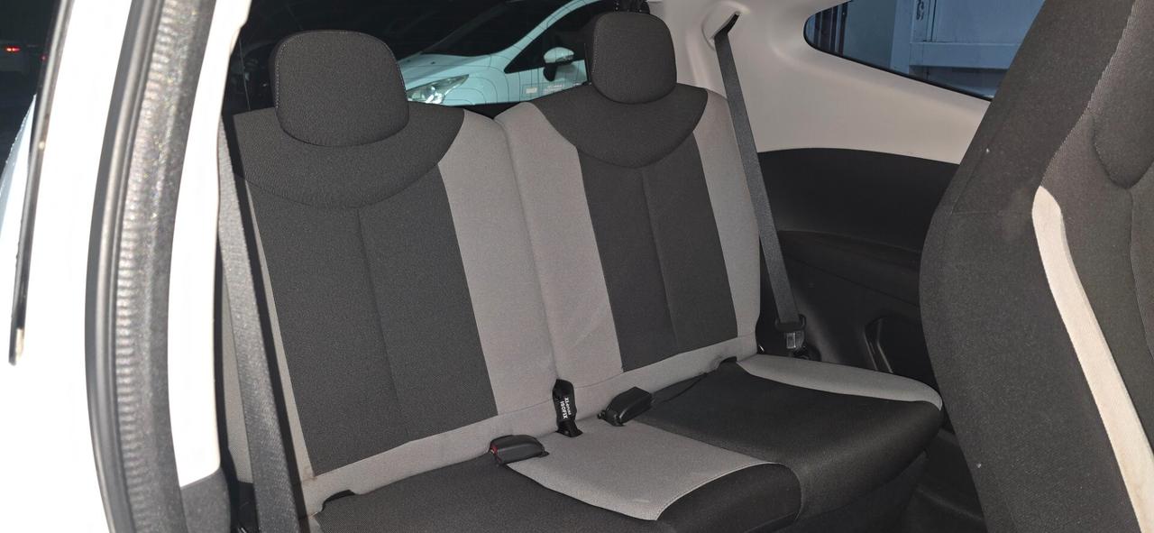 Toyota Aygo 1.0 VVT-i 69 CV 3 porte x-clusiv
