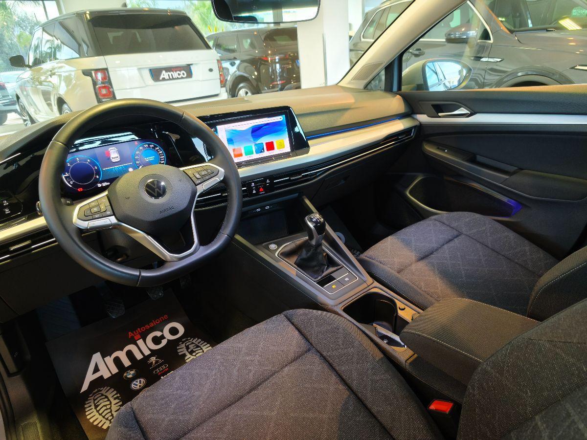 VOLKSWAGEN Golf 8 2.0 TDI Luci Ambient-Cockpit