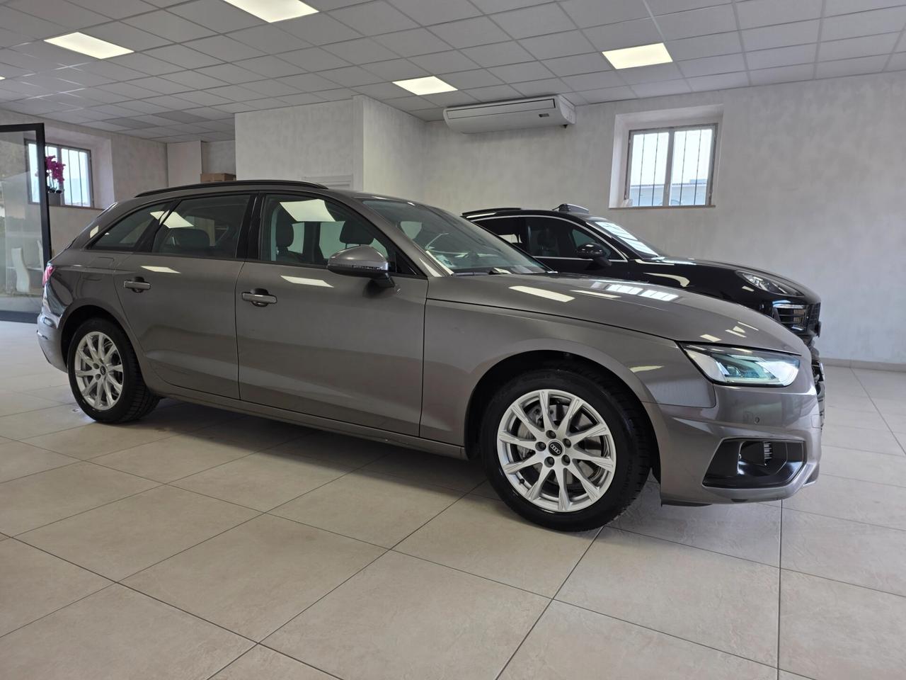 Audi A4 40 TDI S tronic Business Advanced