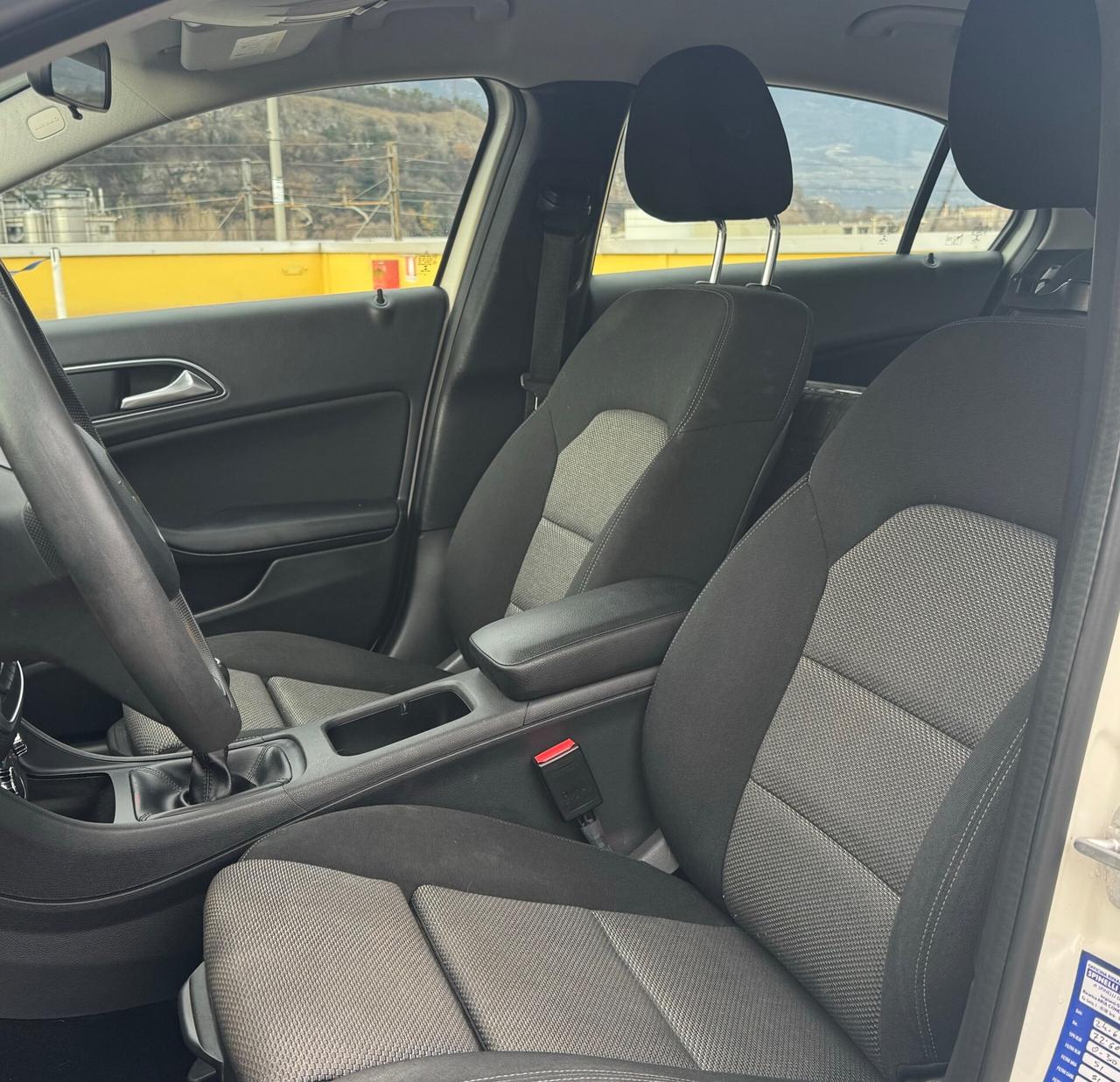 Mercedes-benz A 180 Premium SOLO 84.000km