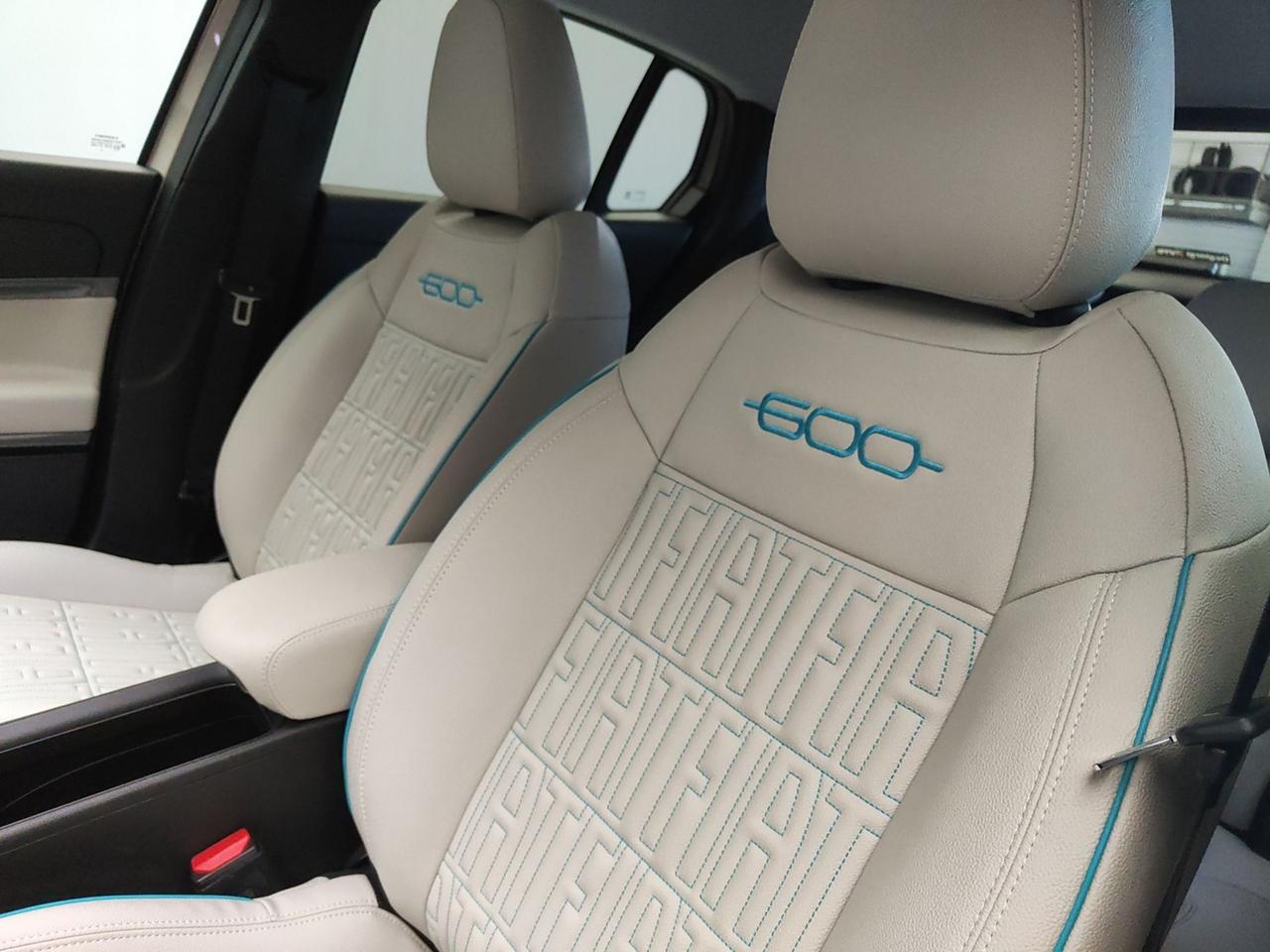 FIAT 600 IV 2023 1.2 MHEV 110CV DCT LA PRIMA