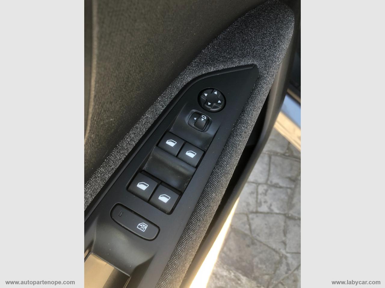 PEUGEOT 3008 BlueHDi 130 S&S Business